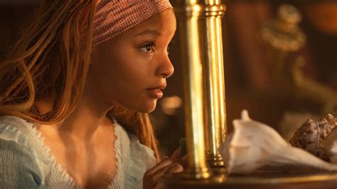 A Pequena Sereia Halle Bailey Promete Uma Ariel Mais Profunda E