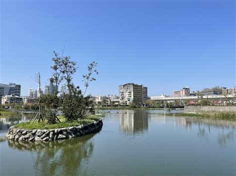 【台中景點】東區湧泉公園，親子寵物休閒景點散步好去處，星泉湖心型水草好浪漫，鬧中取靜的大型城市綠地，台中火車站騎ibike 4分鐘到 Line旅遊