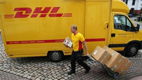 Post Dhl Stellt Jetzt Bundesweit Pakete Auch Abends Zu Augsburger