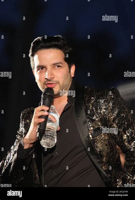 Pakistani singer hi-res stock photography and images - Alamy