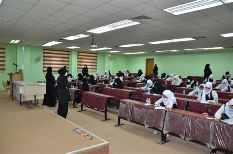 كلية الطب جامعة البصرة تستضيف الامتحانات الوزارية لطلبة الصف السادس الاعدادي كلية الطب جامعة