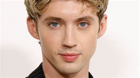 For Troye Sivan, Makeup Is “Less About The Aesthetic” | Allure