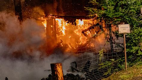 Nach Scheunenbrand Im Wald Polizei Schlie T Brandstiftung Nicht Aus