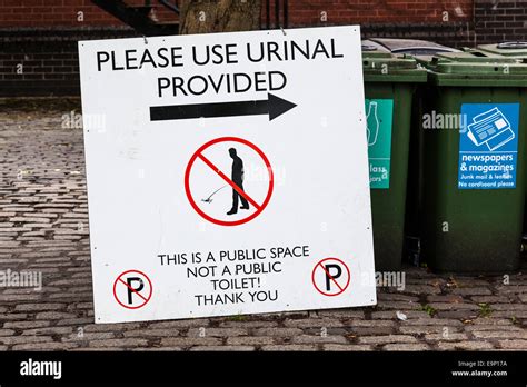 Urinals Sign Hi Res Stock Photography And Images Alamy