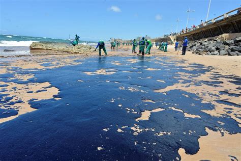 Poluição de óleo no mar atingiu em seis anos área duas vezes maior