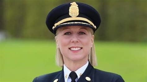 Deryn Rizzi Named Permanent Mississauga Fire Chief First Woman To Hold