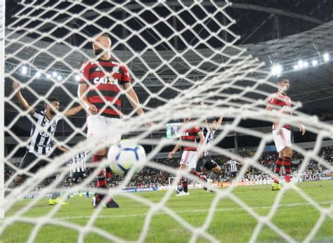 Flamengo Falha Novamente Em Momento Decisivo E Caminha Para Novo Ano