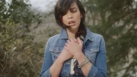 Indila Bat Des Records Avec Son Titre Derni Re Danse