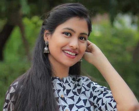 Yashi Tank Biography, Height, Weight, Age, Instagram, Boyfriend, Family ...