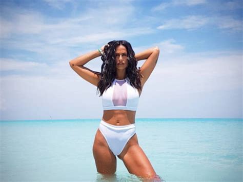 Hot Sexy Cristina Ferreira Bikini Pics