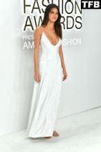 Kendall Jenner Sexy Seen Braless Flaunting Her Hot Tits Wearing A White Dress At The Cfda In New