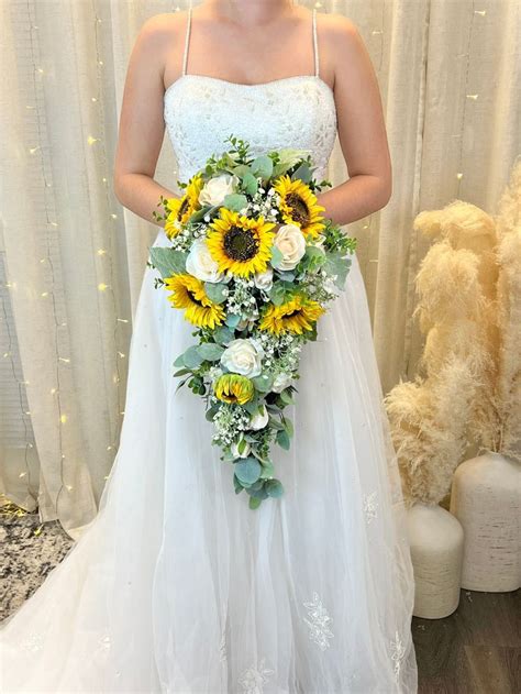 Sunflower Cascading Bridal Bouquet Cascade Wedding Bouquet Collection Etsy Sunflower Bridal