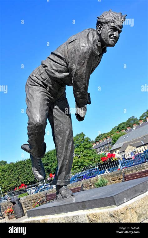 Bronze Statue Of Fred Trueman Obe Hi Res Stock Photography And Images