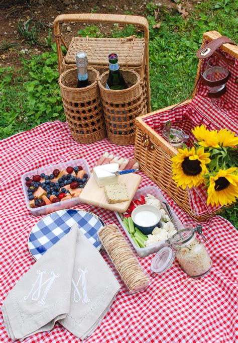 The Perfect Summer Picnic for Two - Pender & Peony - A Southern Blog