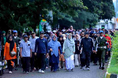 Meriahkan Hut Ke Uin Ar Raniry Ribuan Peserta Ikut Jalan Sehat