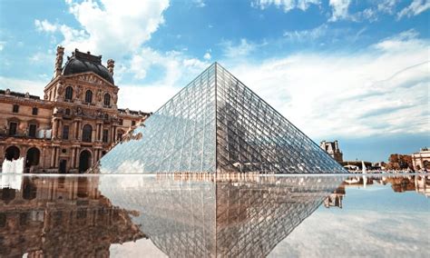 THE LOUVRE PARIS TO CAP VISITORS IN 2023 - Buro 24/7