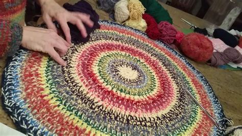 How I Crochet My Round Scrap Rug Crochet Rag Rug Rug Hooking