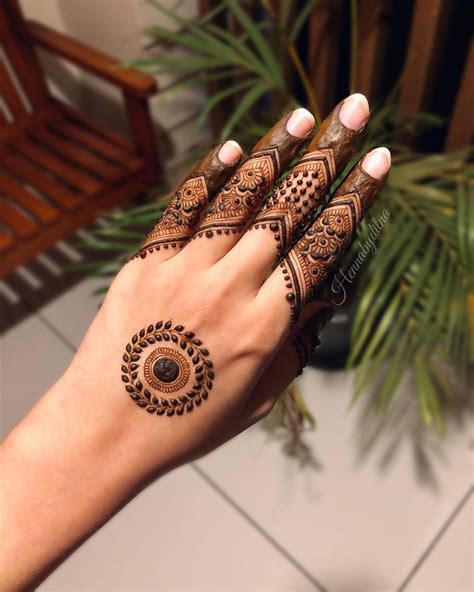 160 Simple Mehndi Designs Perfect For Minimalist Brides Shaadiwish