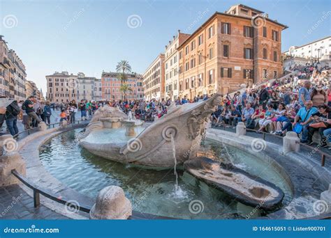 Fontana Della Barcaccia Fountain of the Boat and Crowded Tourists on ...