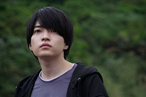 “怖がり”西畑大吾、清水崇監督作「忌怪島」でホラー映画初主演！ クールな天才脳科学者に 映画ニュース 映画com