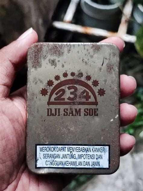 Kaleng Rokok Limited Edition 99 Thn Dji Sam Soe On Carousell