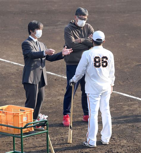 駒田3軍監督「非常に新鮮」29年ぶり巨人 秋季練習に新任コーチ陣が集結 プロ野球写真ニュース 日刊スポーツ