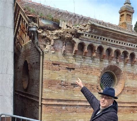 Recanati Dimenticato Nel Degrado Il Monumento Ai Caduti Al Civico