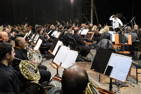 Orquestra Sinfônica realiza ensaio aberto gratuito em teatro de