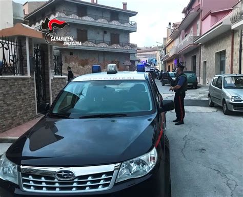 Inseguimento Sui Tetti Di Noto I Carabinieri Arrestano Un Ricercato