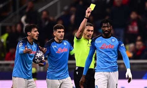 Il Contropiede Del Milan Batte Il Palleggio Del Napoli I Cartellini D