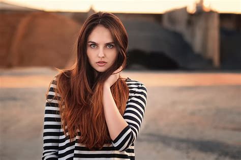 HD wallpaper look portrait redhead Hannah Martin Kühn Wallpaper