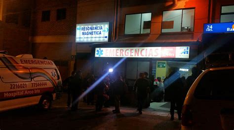 Un Bus Se Embarranca En V A A Los Yungas Y Deja Al Menos Heridos