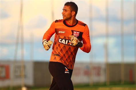 Parnahyba Contrata Goleiro Cris Lateral Felipe Pacajus E Volante