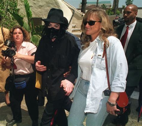 Michael Jackson And Second Wife Debbie Rowe The 90s Photo 40533885