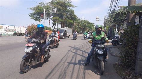 Titik Penyekatan Dihapus Jalan Daan Mogot Kembali Ramai Lancar Saat