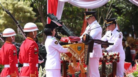 Suasana Upacara Peringatan HUT Ke 78 RI Di Balai Kota Among Tani Kota