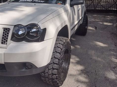 2010 Jeep Grand Cherokee With 17x10 18 Fuel Shok And 33125r17