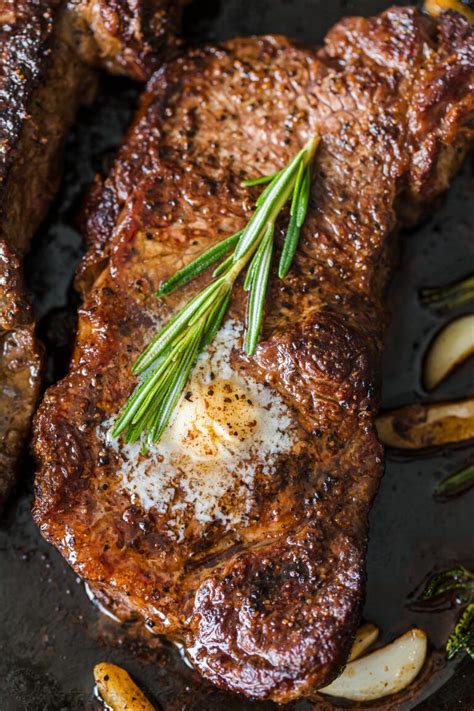 What Is The Best Way To Pan Fry A Sirloin Steak Foodrecipestory