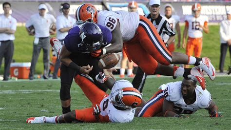 Syracuse Dt Jay Bromley Makes Phil Steele S Midseason All American Team