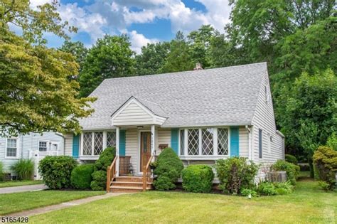 1049 Colfax Ave Pompton Lakes Nj 07442 Trulia