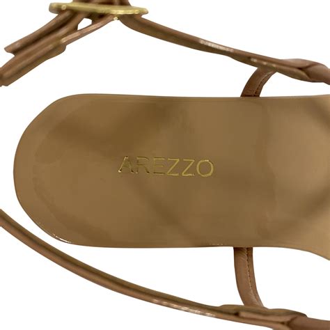 Sandália Arezzo Salto Rasteiro Nude Estilo e Conforto para Seus Passos do Dia a Dia
