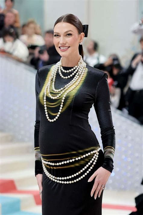 Met Gala Karlie Kloss Announces She S Expecting Baby No Good