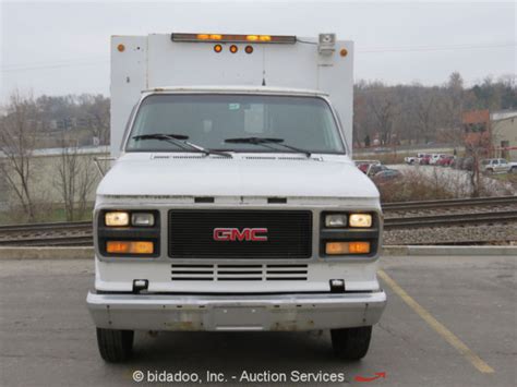 GMC Vandura 3500 Utility Box Truck Enclosed Service Box Gas 4 3L V6