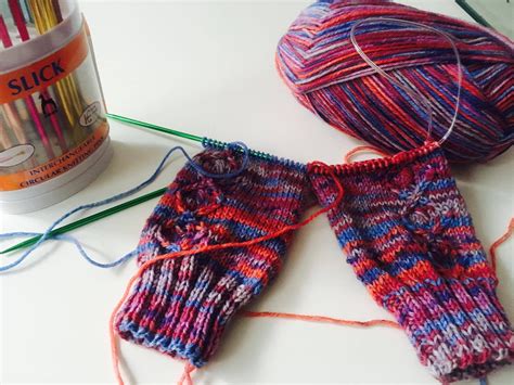 2 Socken Gleichzeitig Stricken Der Schaft