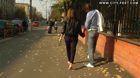 Barefoot Girl Walks In Streets With Her Boyfriend Youtube