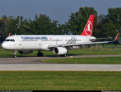 TC JSU Turkish Airlines Airbus A321 231 WL Photo By Thomas Schmidt