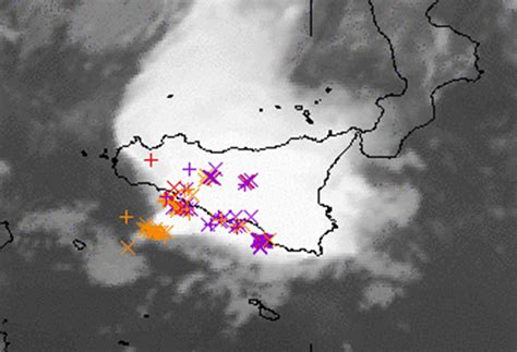 Maltempo Notte Tempestosa In Sicilia Violenti Temporali Forti