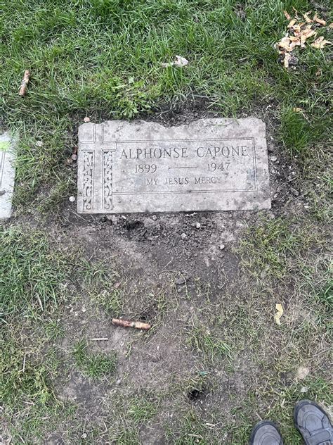 Al Capone’s Grave : r/mildlyinteresting