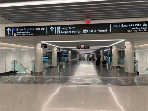 Tampa Airport Pickup: Shuttles & Transfer | Uber