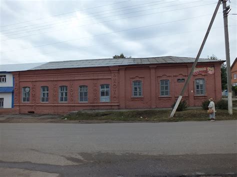 Фото Старое кирпичное здание в городе Маркс